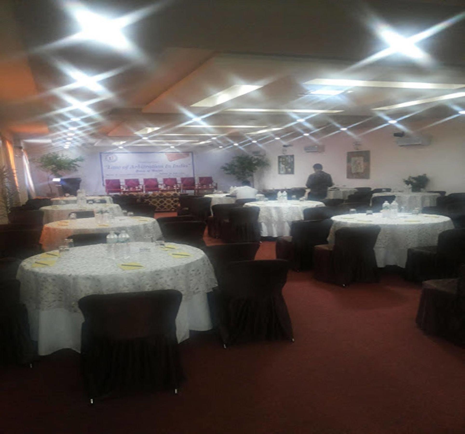 The Royal Plaza Gangtok Hotel Buitenkant foto