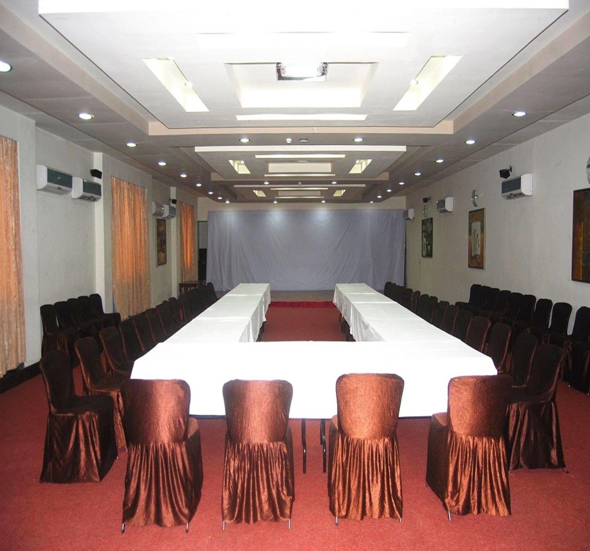 The Royal Plaza Gangtok Hotel Buitenkant foto