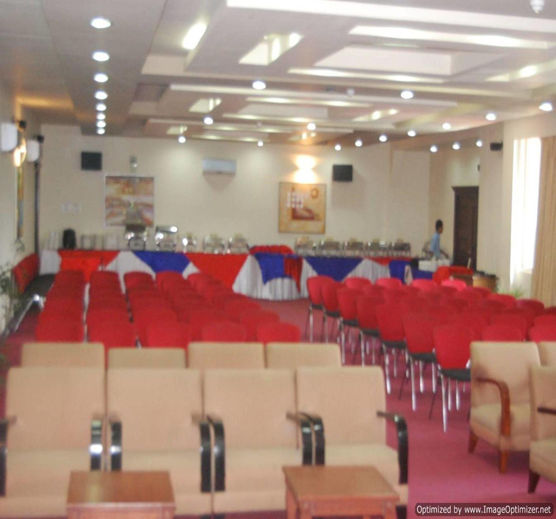 The Royal Plaza Gangtok Hotel Buitenkant foto